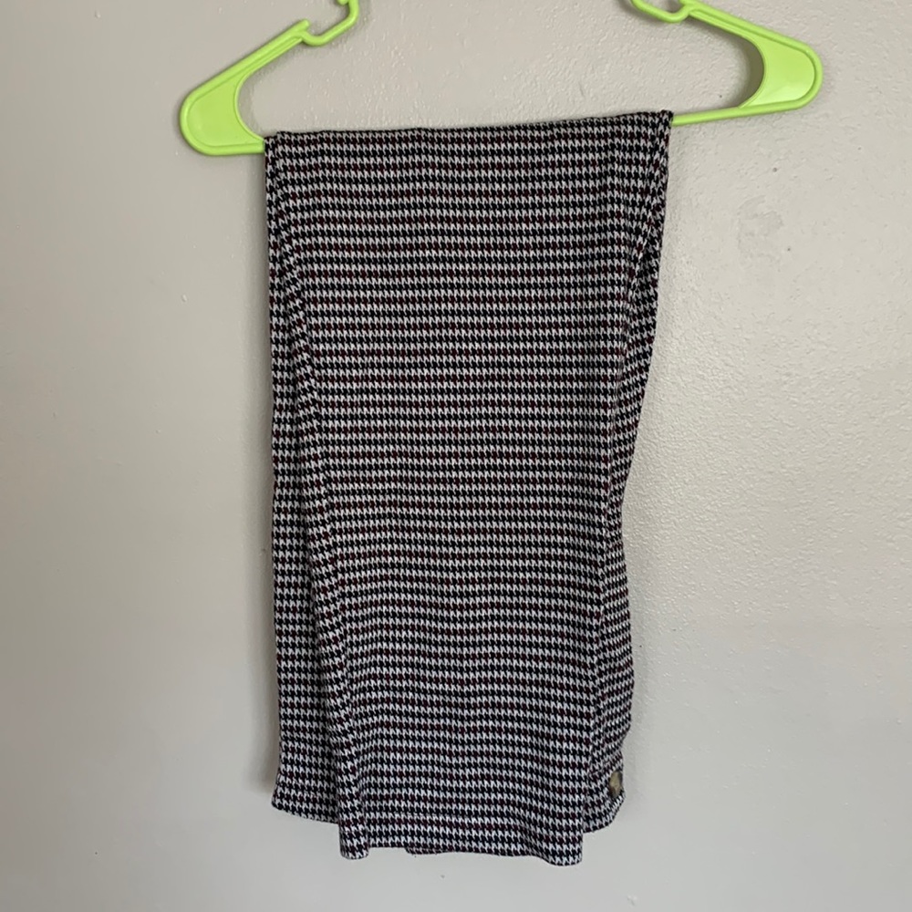 black red white plaid type pattern/
